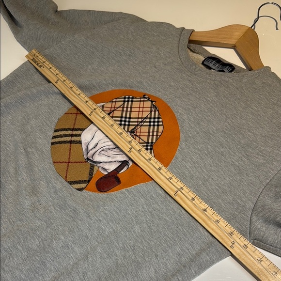 Simons - Gray Graphic Crewneck Sweatshirt Large - Picture 5 of 8